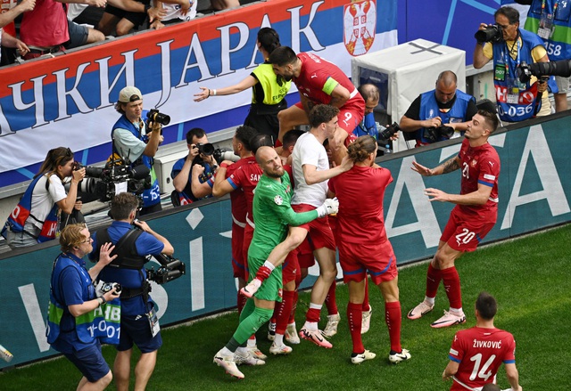Serbia Lội Ngược Dòng, Cầm Hòa Slovenia Phút Cuối 7 Jovic (8) thắp lại hy vọng cho Serbia