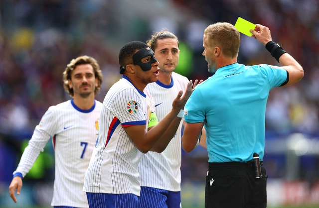 Bellingham và 4 ngôi sao Anh Đối Mặt Nguy Cơ Bị Treo Giò 4 Euro 2024: Bellingham, Ronaldo, Mbappe với án treo giò