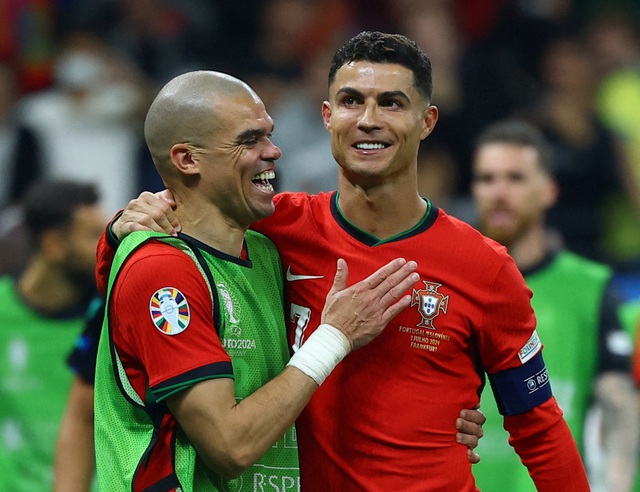 Truyền thông Bồ Đào Nha kêu gọi đặt Ronaldo lên ghế dự bị 6 Euro 2024: Truyền thông Bồ Đào Nha kêu gọi đẩy Ronaldo lên ghế dự bị- Ảnh 6