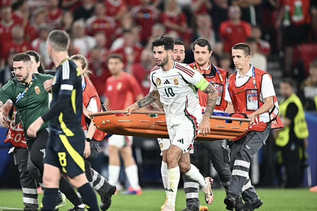 Euro 2024: Sau chấn thương kinh hoàng ở mặt, tuyển thủ Hungary giờ ra sao?- Ảnh 3. Euro 2024: Sau chấn thương kinh hoàng ở mặt, tuyển thủ Hungary giờ ra sao?- Ảnh 3.