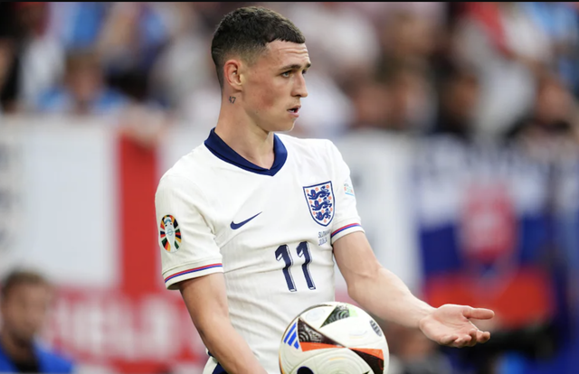 Euro 2024: Tuyển Anh rối ren, 40.000 cổ động viên đổ sang Dusseldorf trợ lực- Ảnh 9. Euro 2024: Tuyển Anh rối ren, 40.000 cổ động viên đổ sang Dusseldorf trợ lực- Ảnh 9.