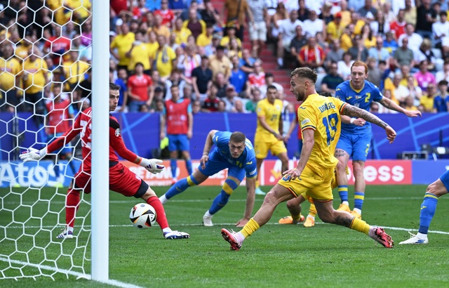 Euro 2024: Dự đoán Tỉ Số Cho Các Trận Đấu Áo - Thổ Nhĩ Kỳ và Romania 4 Denis Dragus ung dung ghi bàn thứ ba cho Romania