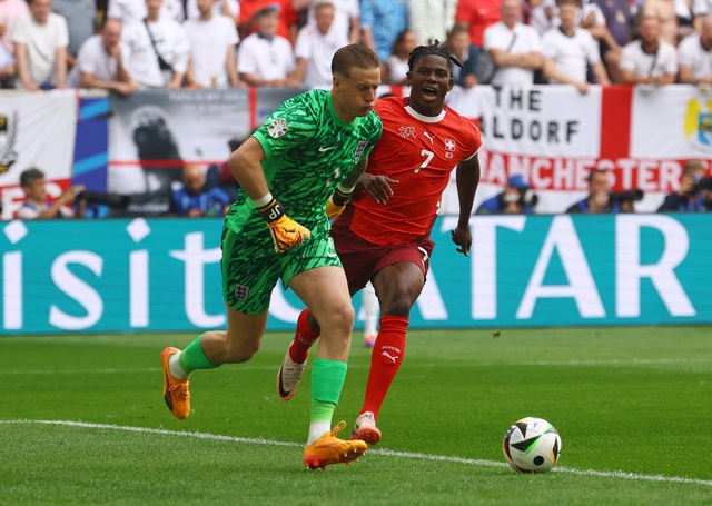 Kỳ Tích Jordan Pickford và Chiếc Bình Nước Huyền Thoại 9 Pickford chỉ để thủng lưới 3 bàn qua năm trận đấu ở Euro 2024