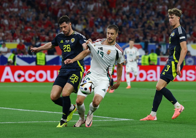 Euro 2024: Sau chấn thương kinh hoàng ở mặt, tuyển thủ Hungary giờ ra sao?- Ảnh 6. Euro 2024: Sau chấn thương kinh hoàng ở mặt, tuyển thủ Hungary giờ ra sao?- Ảnh 6.